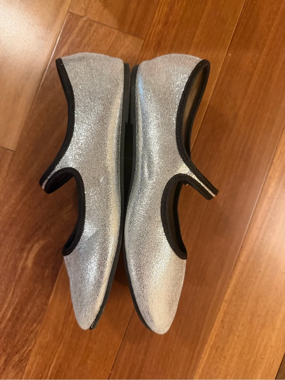 BCBG Silver Glitter/Black Mary Jane Flats With Box Girls Sz 3 - Like New!